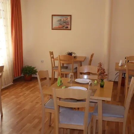 Palitra Хотел