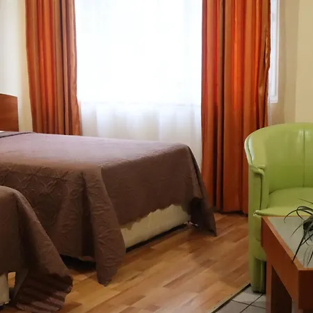 семеен Palitra 호텔 3*