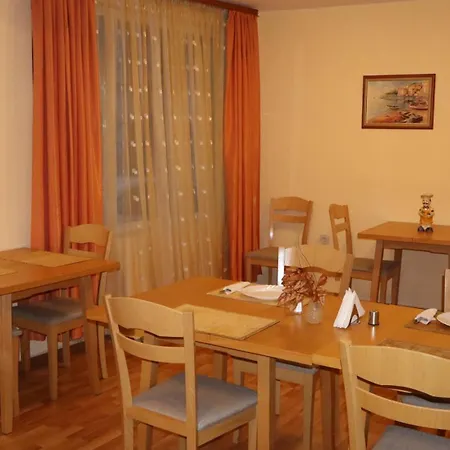 호텔 семеен Palitra 3*